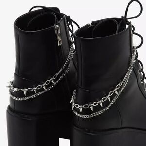 Hot Topic Shoe Chains
